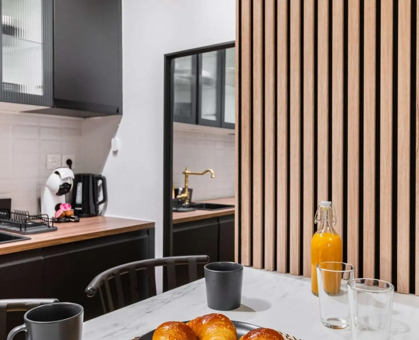 Apartment Studio Parisien Coeur Montmartre - Paris 18 - 2P