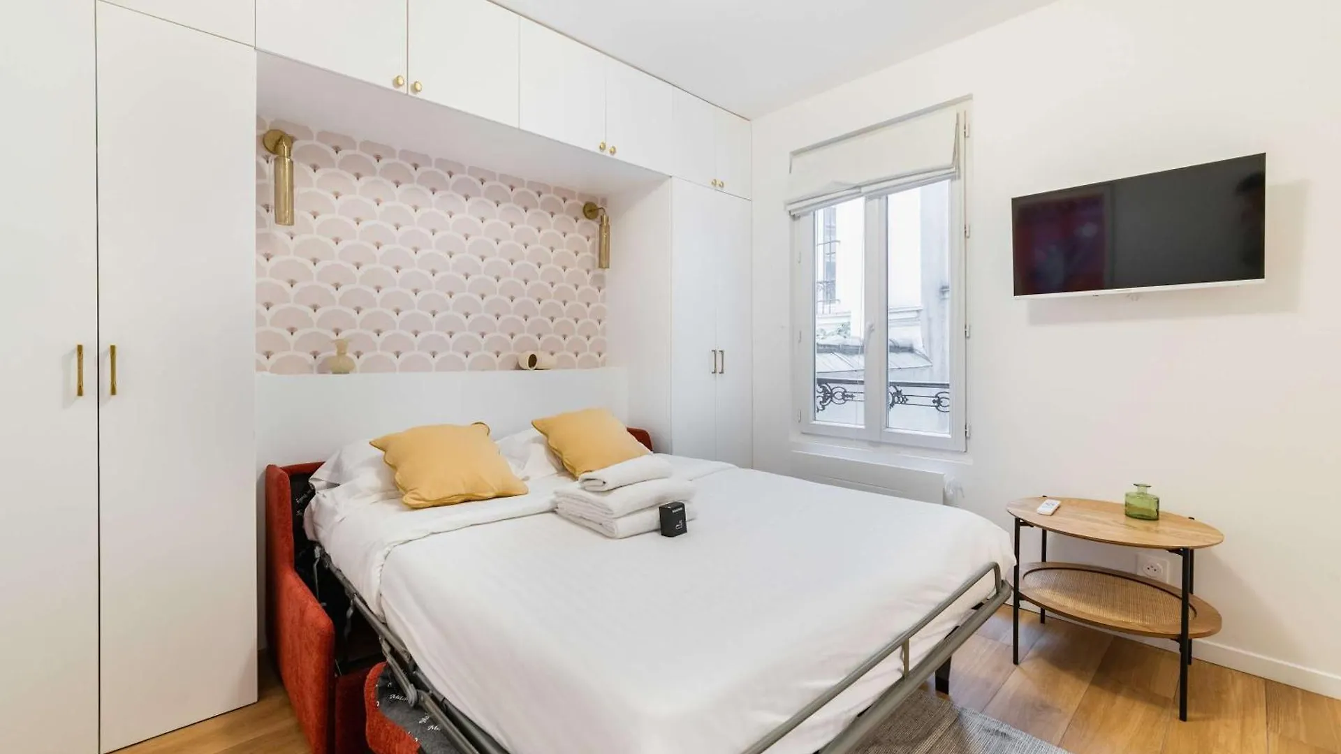 Apartment Studio Parisien Coeur Montmartre - Paris 18 - 2P France