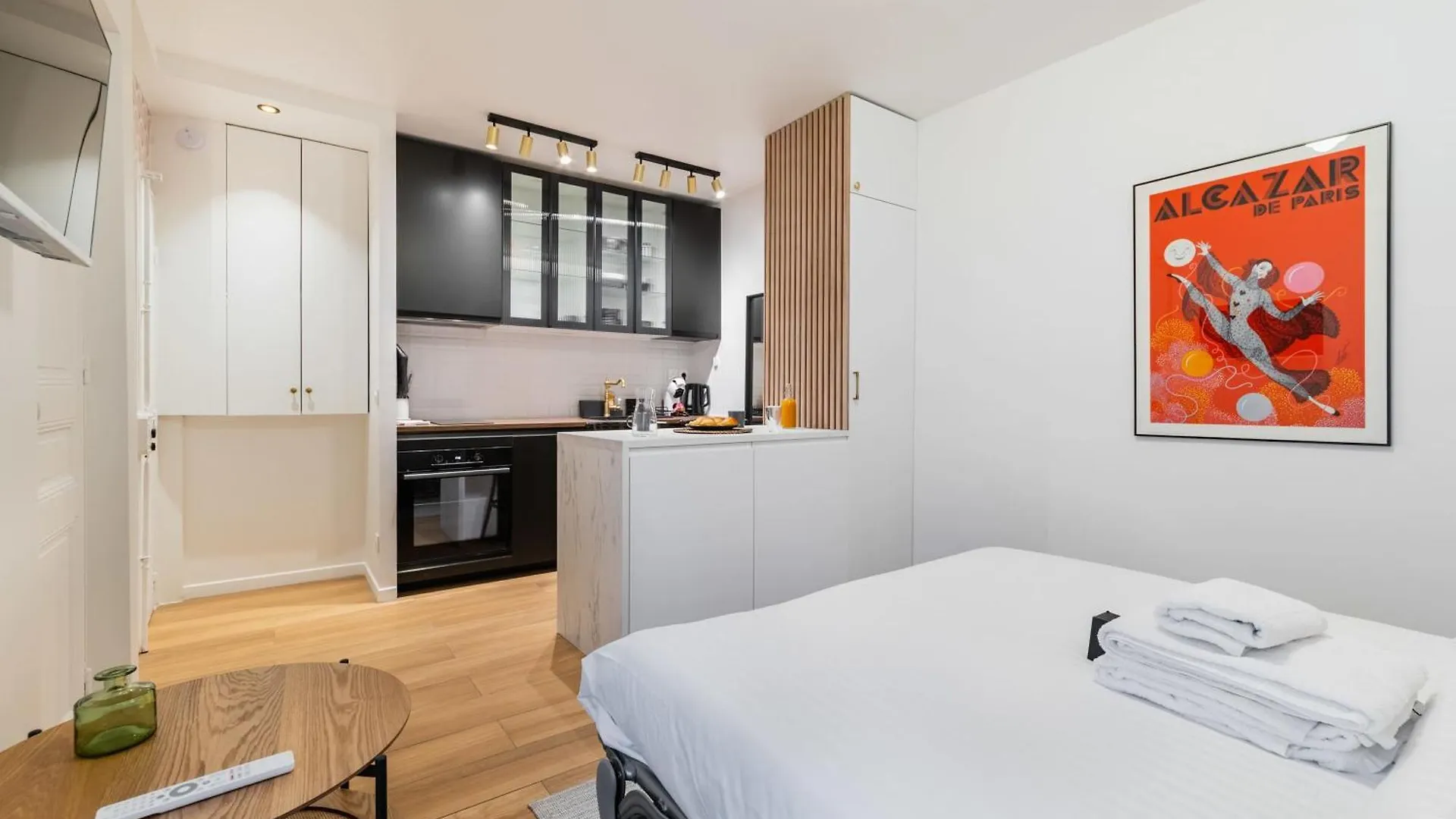 Studio Parisien Coeur Montmartre - Paris 18 - 2P Apartment